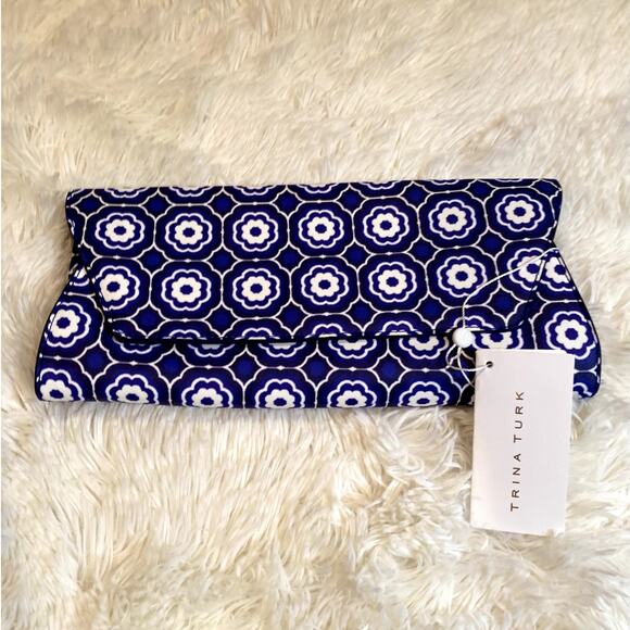 Trina Turk Blue & White Medallion Herringbone Printed Clutch - Sz. OS (NWT) - Picture 1 of 6